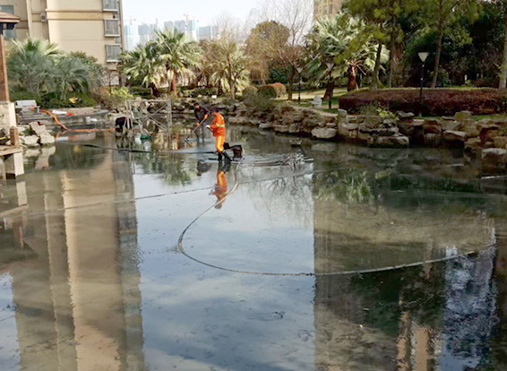 龙圩景观池淤泥清理